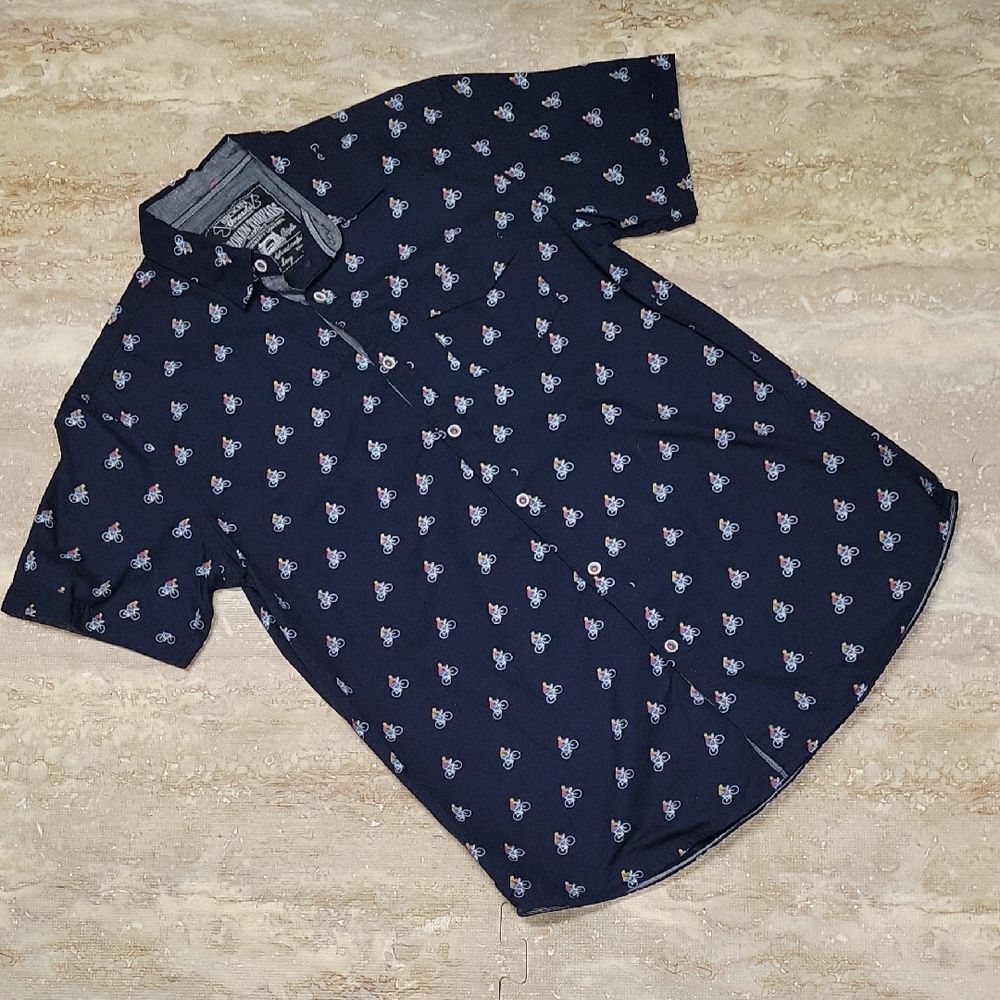 BROKEN THREADS MENS CYCLE BUTTON DOWN SLEVELESS SHIRT SIZE L .. NEW CONDITION!